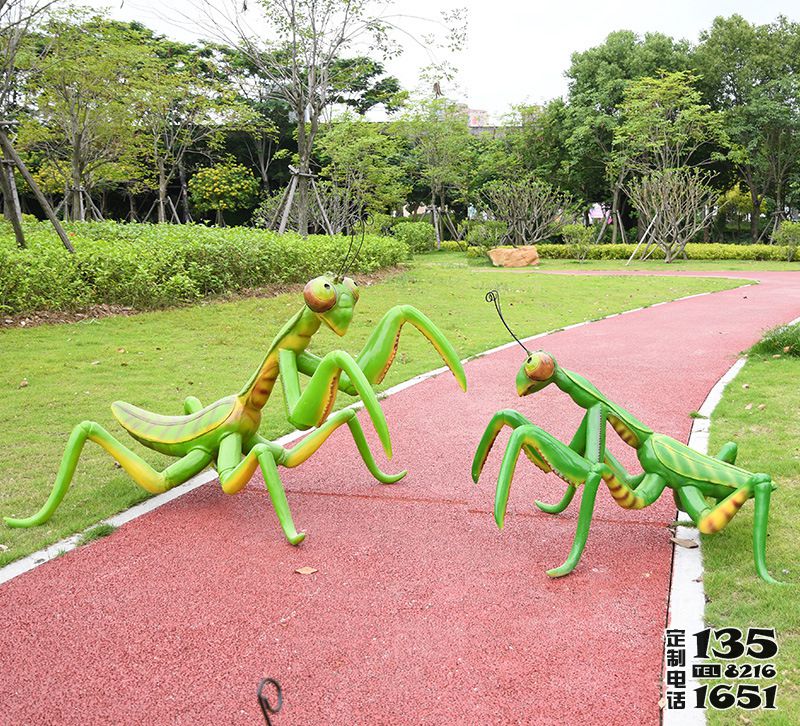 公園玻璃鋼仿真動物螳螂雕塑