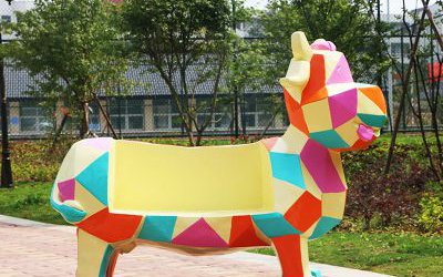 幾何塊面奶牛動(dòng)物座椅擺件玻璃鋼雕塑卡通抽象園林景區(qū)商場裝飾品
